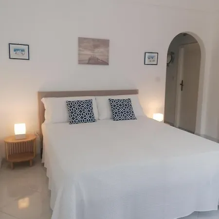 Apartment Yid Coozy & Romantic Capri Atp *
