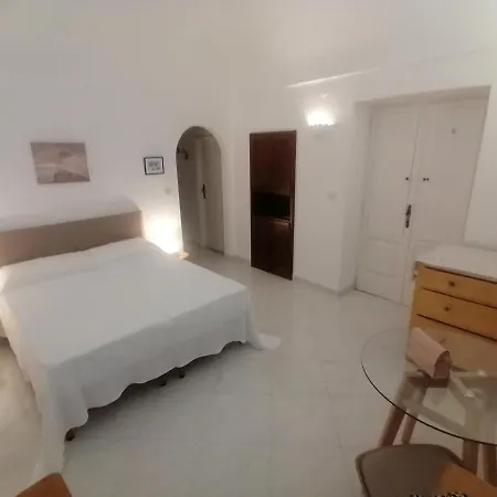 Yid Coozy & Romantic Capri Atp Apartment