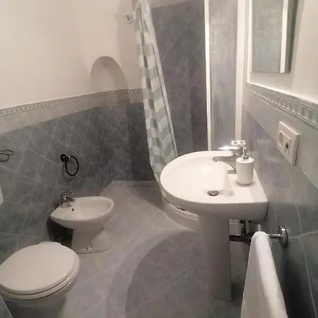 Yid Coozy & Romantic Capri Atp Apartment *